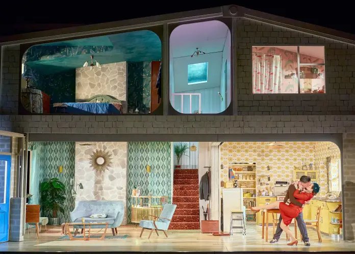 Home I'm Darling - 